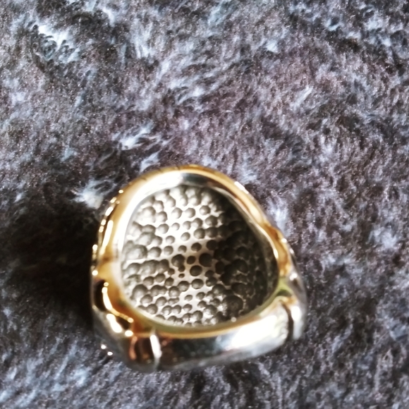 Lg ring - Picture 2 of 5